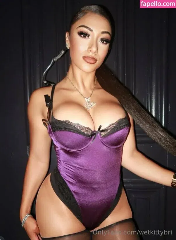 wetkittybri Onlyfans Photo Gallery 