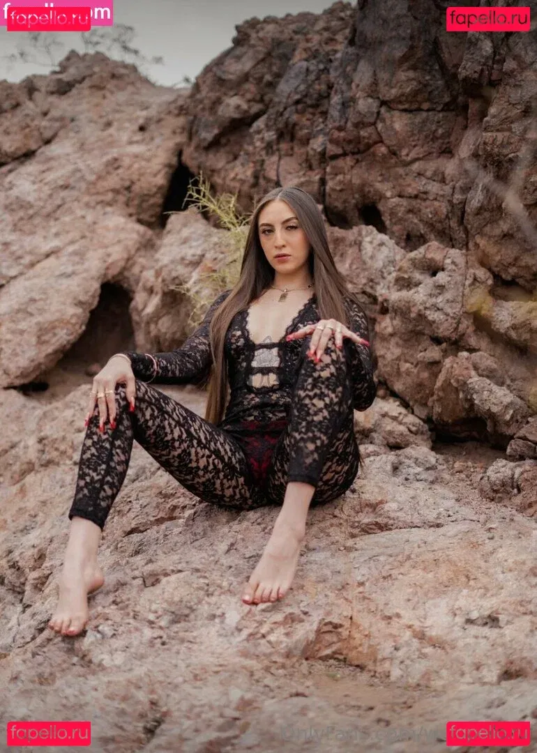 wetkittybri Onlyfans Photo Gallery 