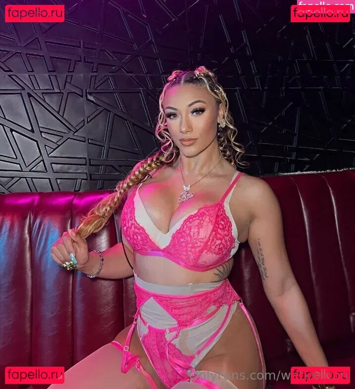 wetkittybri Onlyfans Photo Gallery 