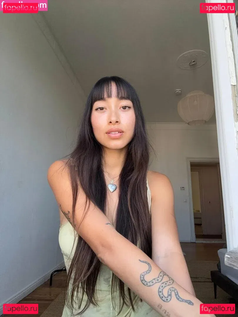 Hitomi Mochizuki Onlyfans Photo Gallery 