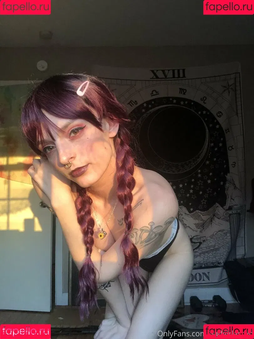 sadgirlastridsfree Onlyfans Photo Gallery 