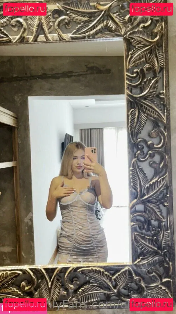 ellie.miss Onlyfans Photo Gallery 