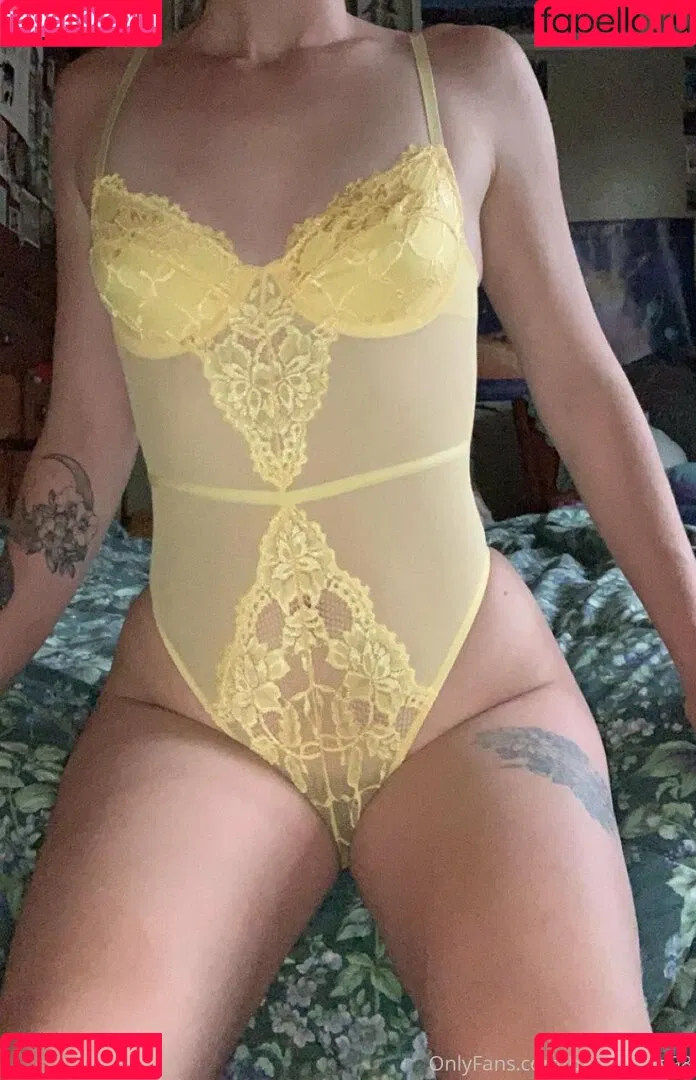 bananagirl98 Onlyfans Photo Gallery 