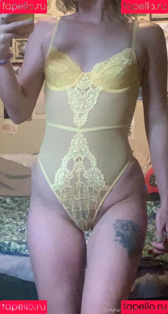 bananagirl98 Onlyfans Photo Gallery 