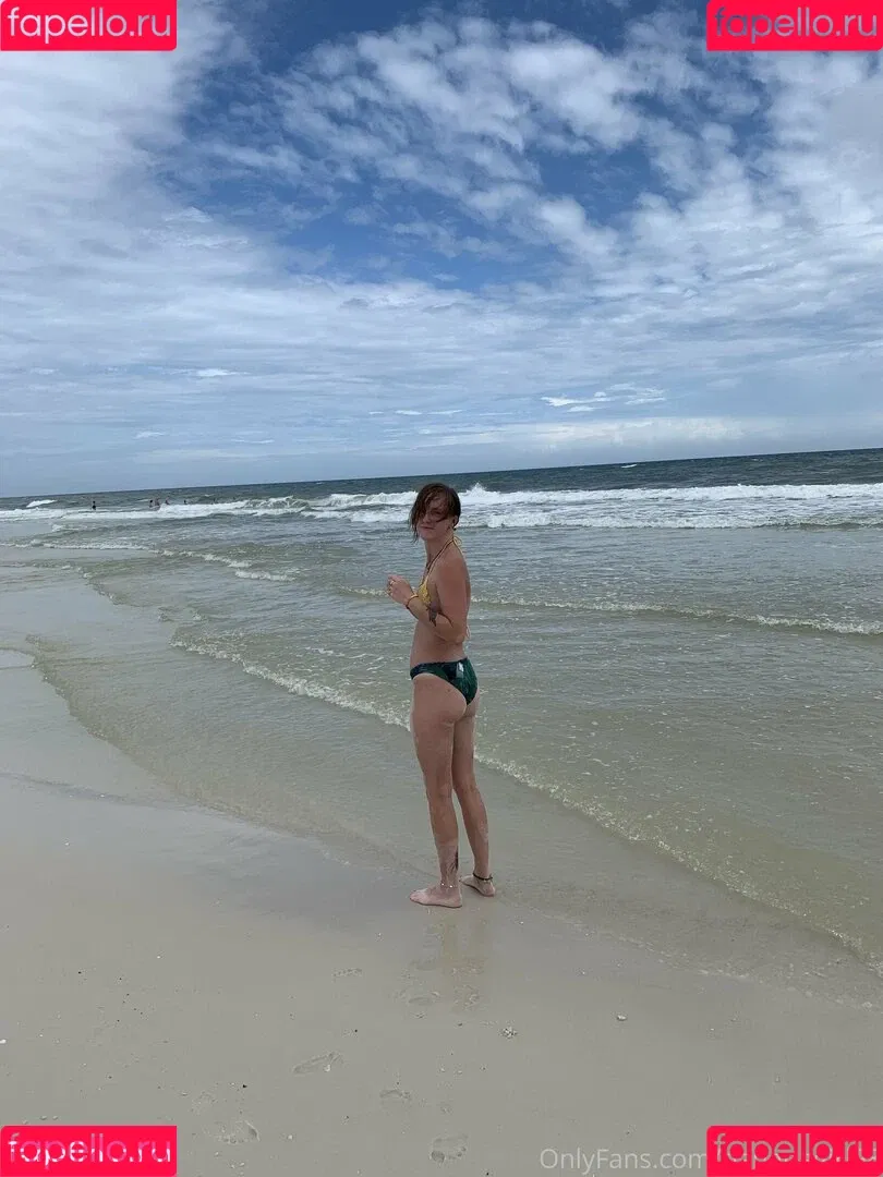 bananagirl98 Onlyfans Photo Gallery 