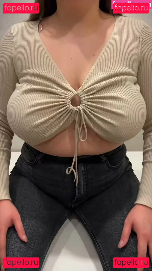 bustyfox1 Onlyfans Photo Gallery 