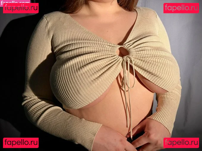 bustyfox1 Onlyfans Photo Gallery 