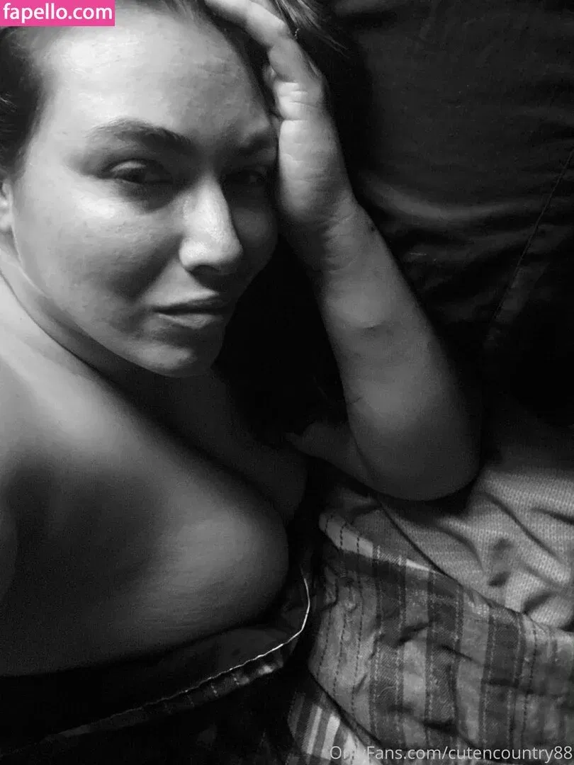 cutencountry88 Onlyfans Photo Gallery 