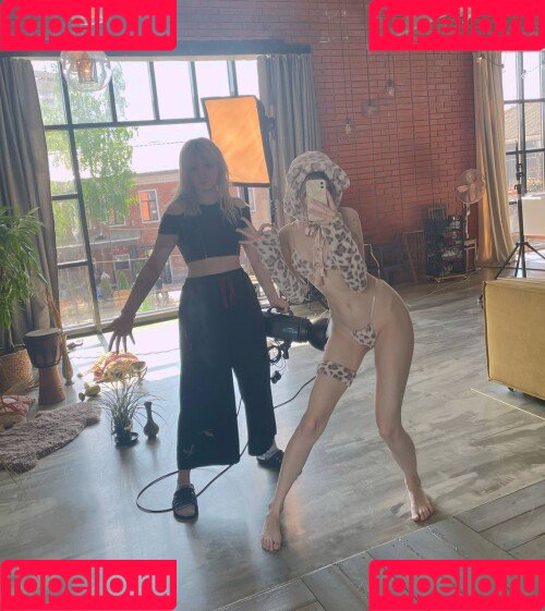 tenletters Onlyfans Photo Gallery 