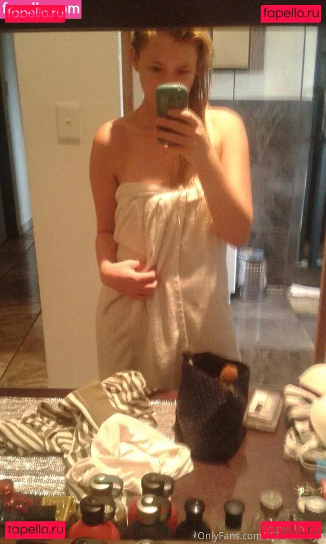 Chivetteneyq Onlyfans Photo Gallery 