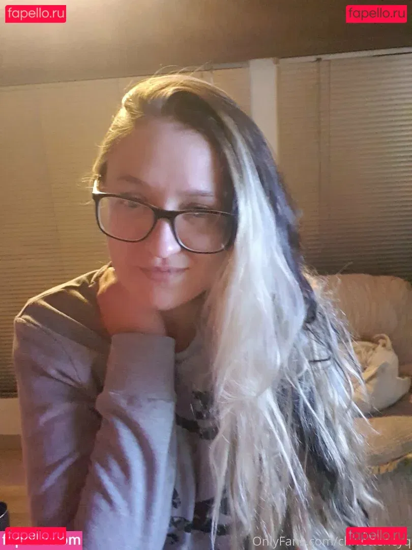 Chivetteneyq Onlyfans Photo Gallery 