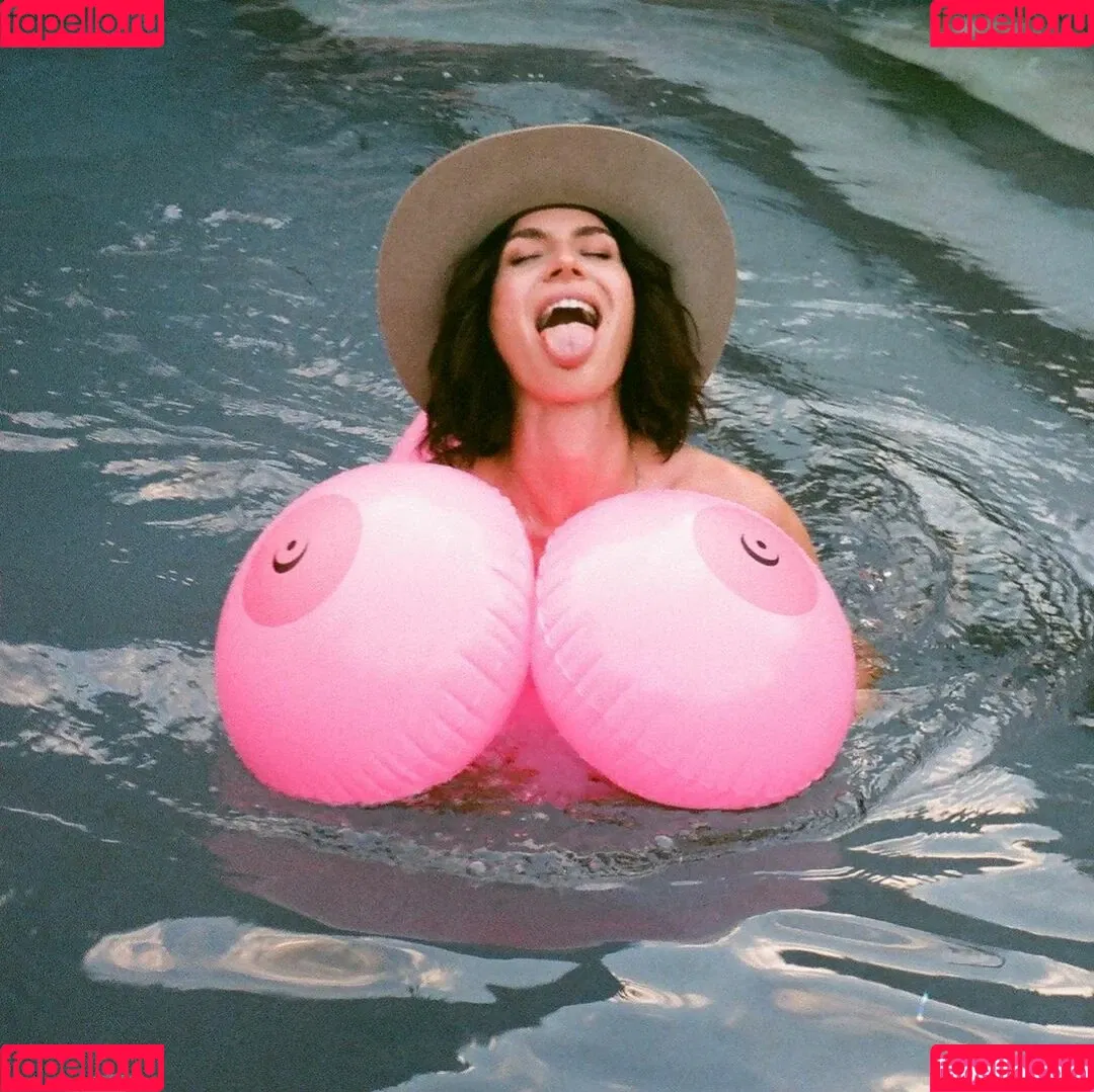 Lauren Bonner Onlyfans Photo Gallery 