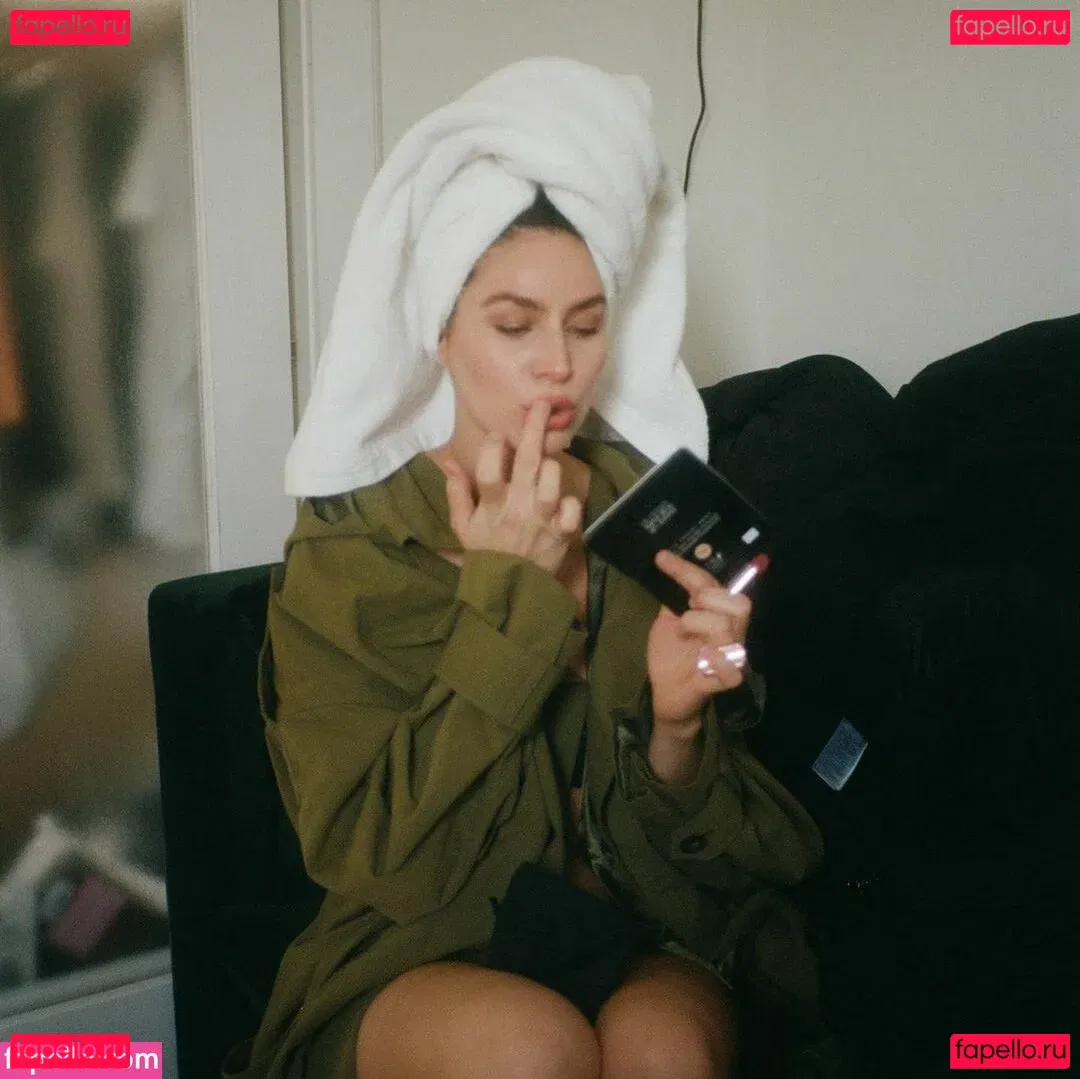 Lauren Bonner Onlyfans Photo Gallery 