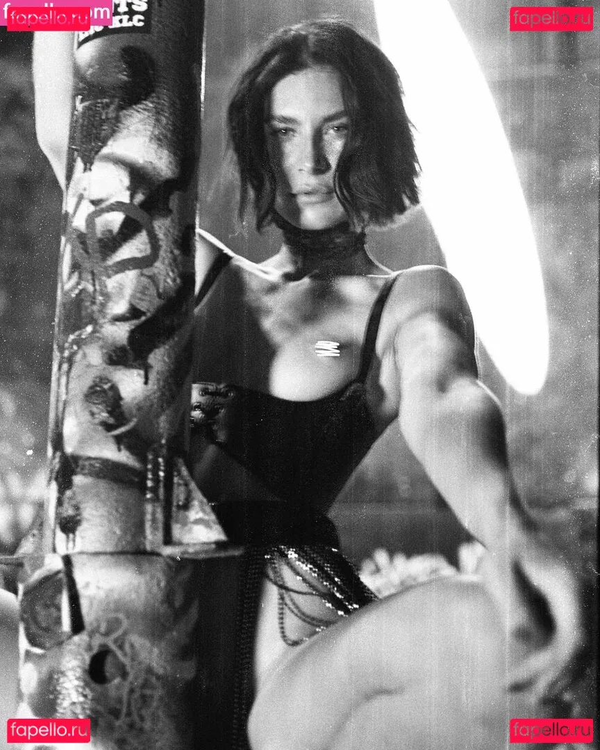 Lauren Bonner Onlyfans Photo Gallery 