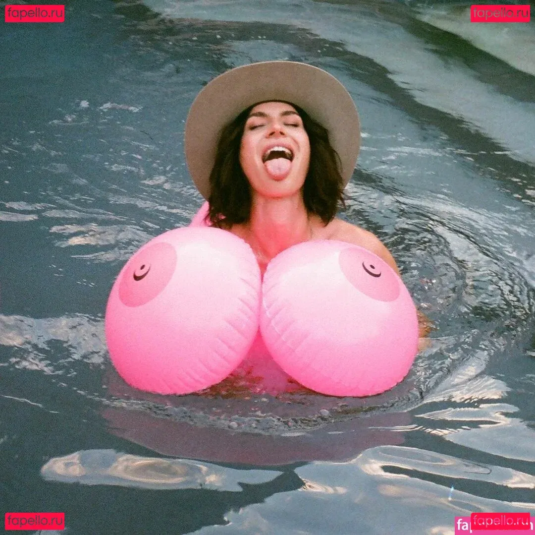 Lauren Bonner Onlyfans Photo Gallery 