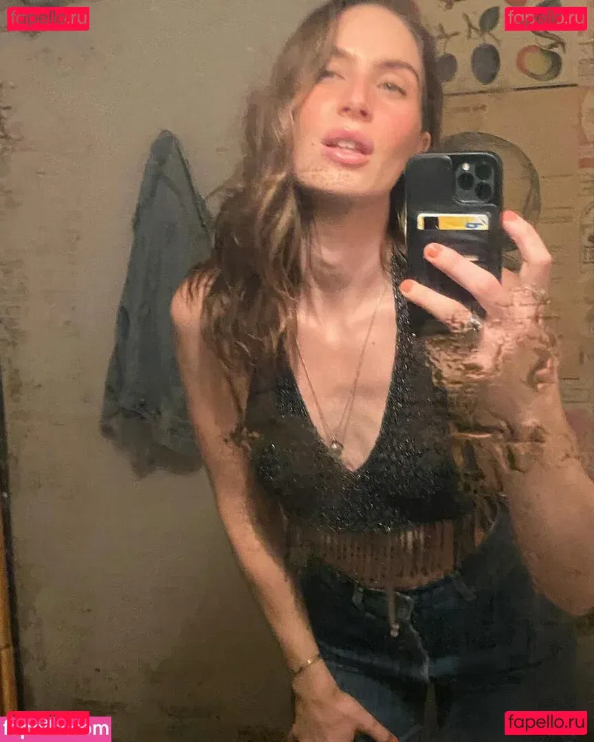 Lauren Bonner Onlyfans Photo Gallery 