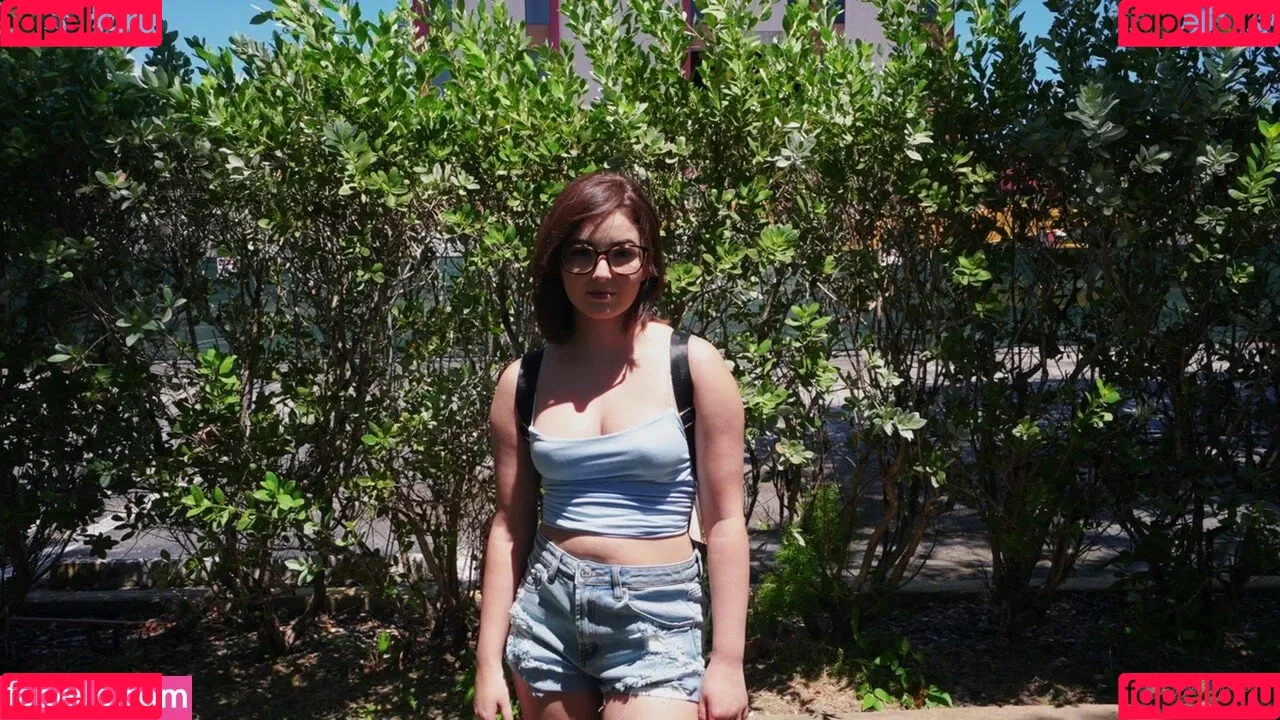 Leana Lovings Onlyfans Photo Gallery 