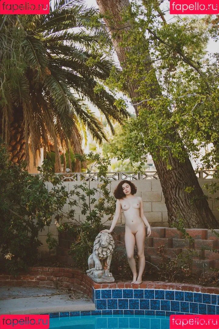 Leana Lovings Onlyfans Photo Gallery 