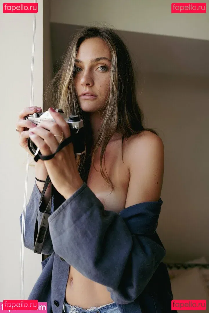 Emily Hall Onlyfans Photo Gallery 