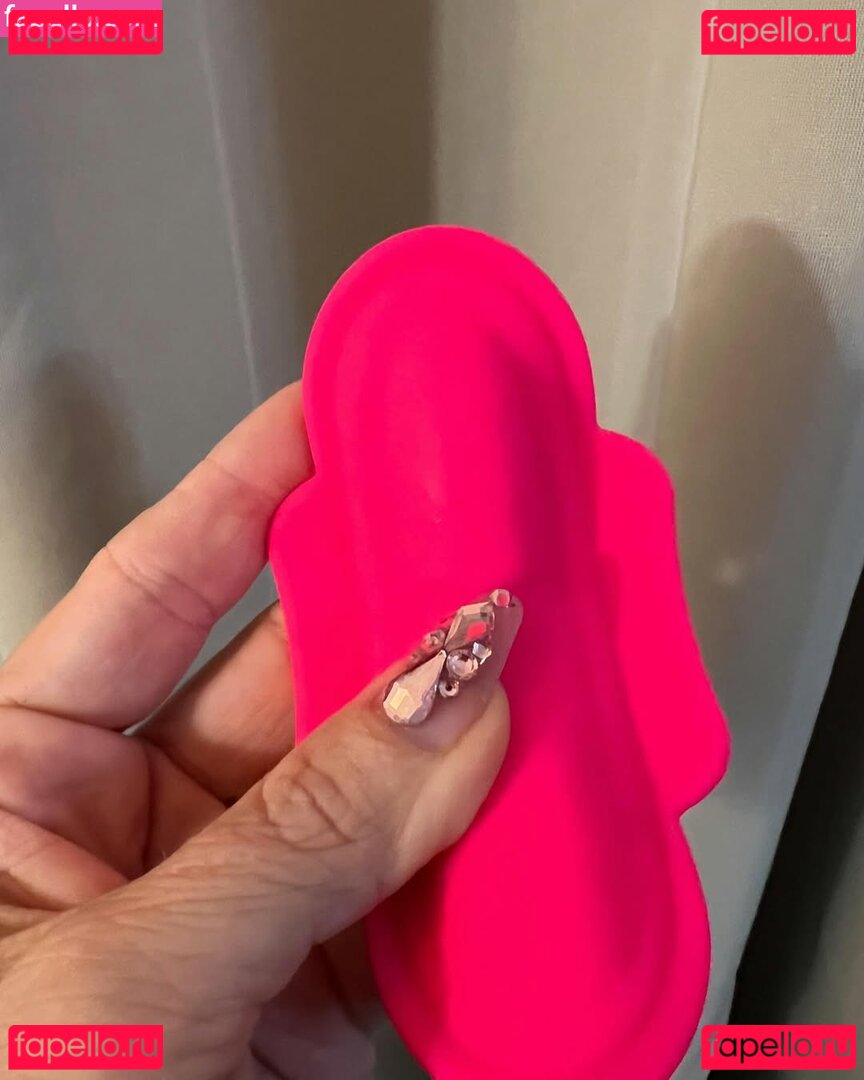 LactatingMILFBritney Nude Onlyfans Photo 44