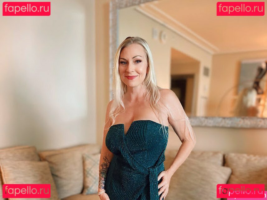 LactatingMILFBritney Nude Onlyfans Photo 22