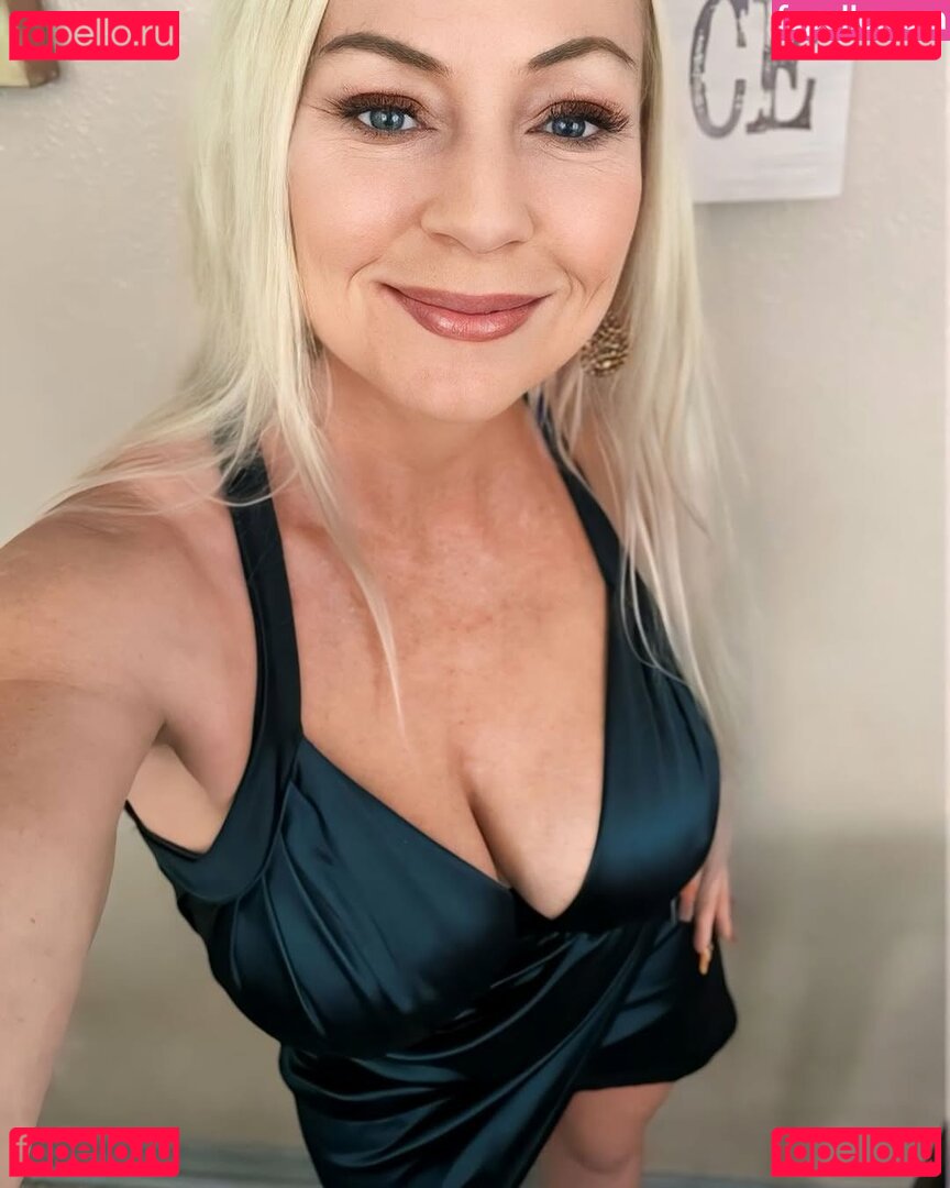 LactatingMILFBritney Nude Onlyfans Photo 19