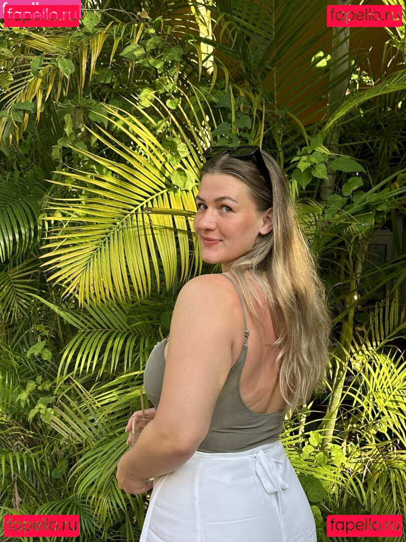 Esther Burden Nude Onlyfans Photo 45