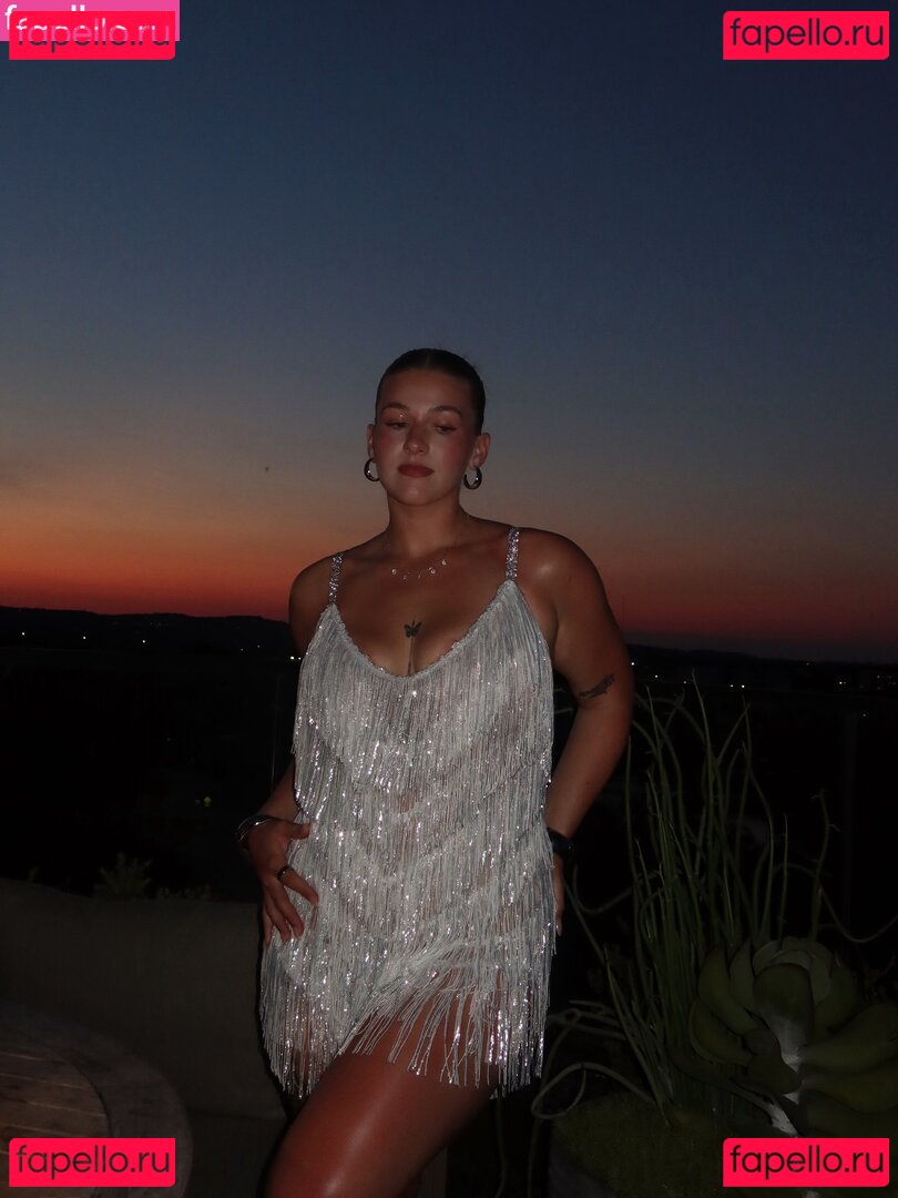Esther Burden Nude Onlyfans Photo 25