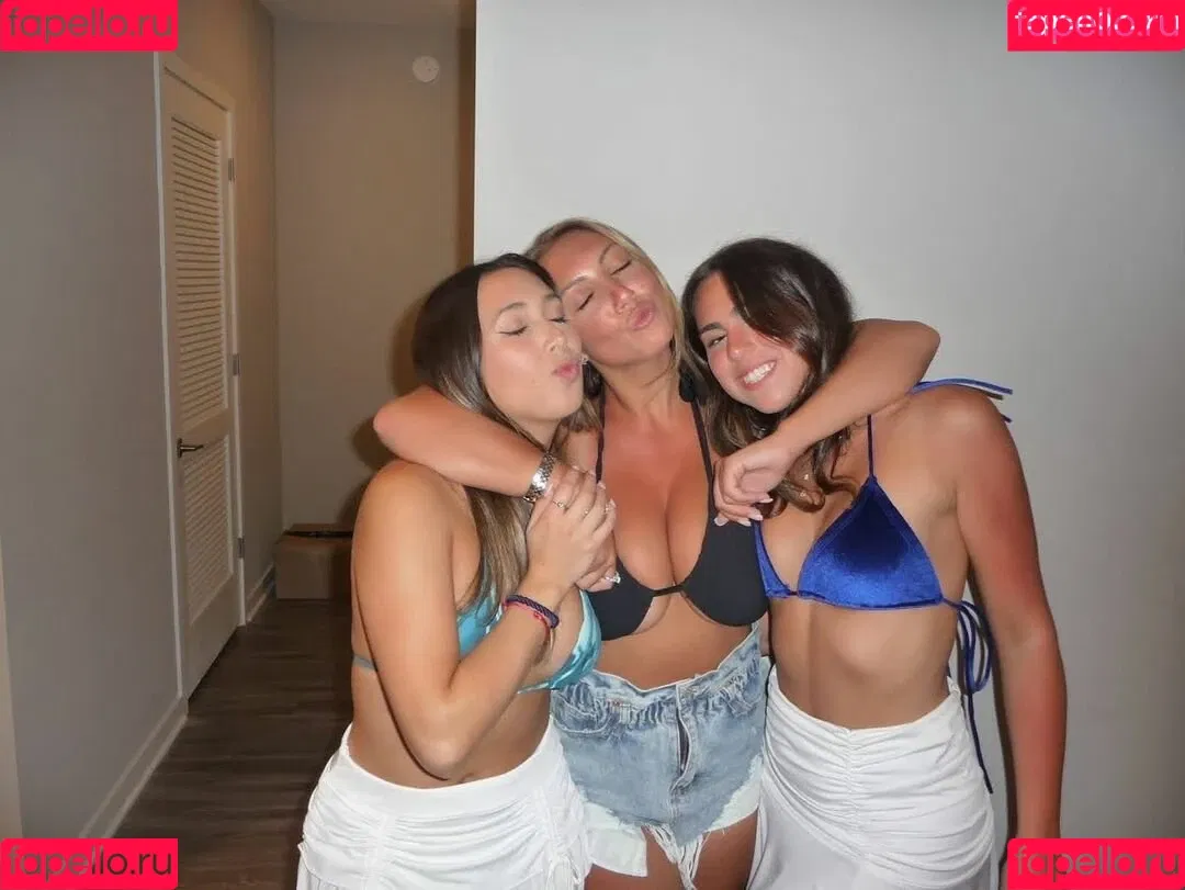 Sabrina Romana Onlyfans Photo Gallery 