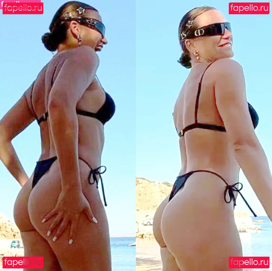 Serenay Sar?kaya Nude Onlyfans Photo 6