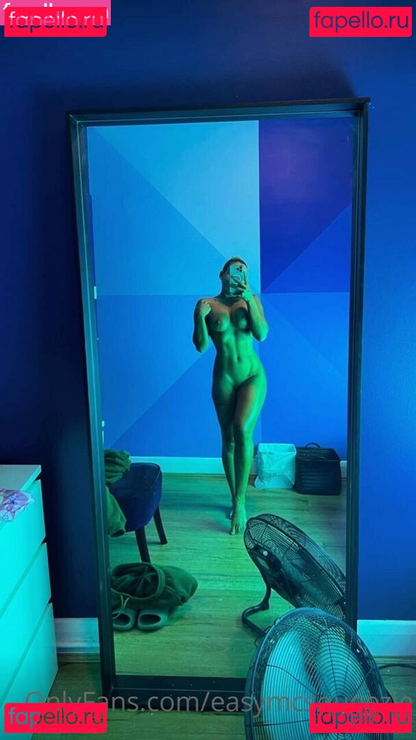 Emily McCarthy Nude Onlyfans Photo 36