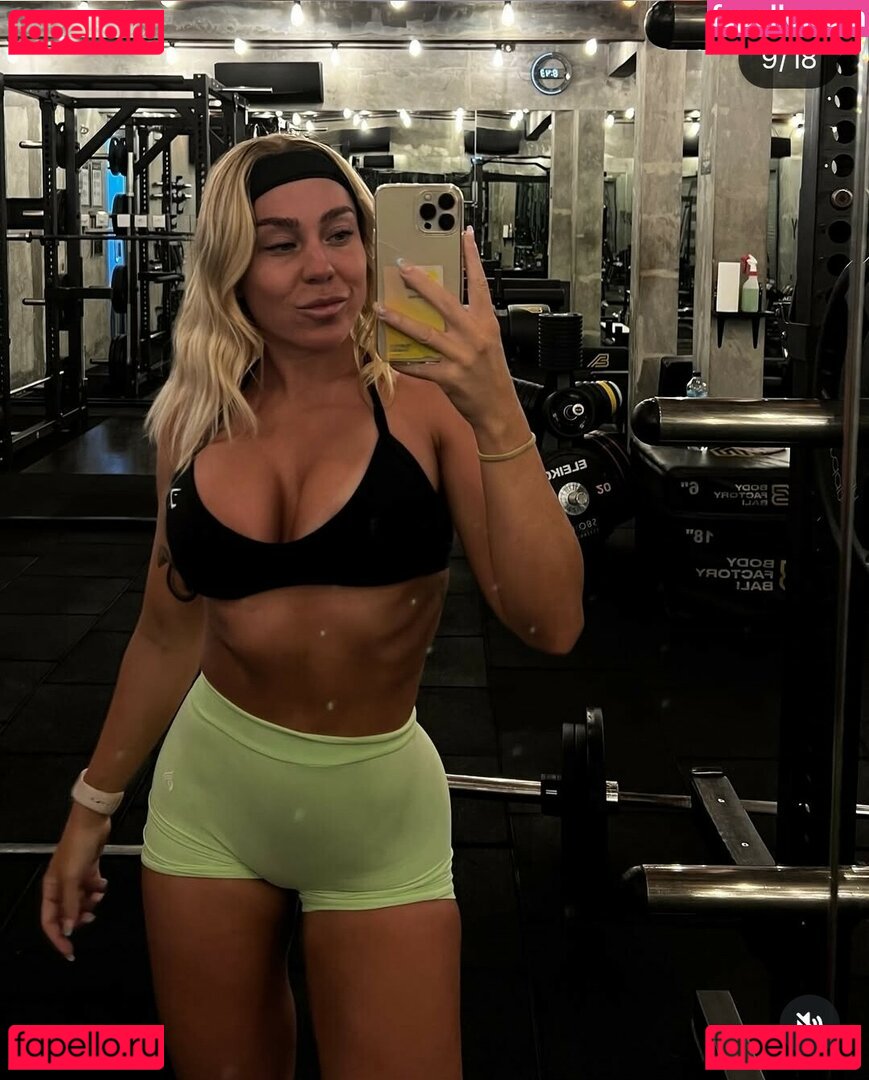 Emily McCarthy Nude Onlyfans Photo 5