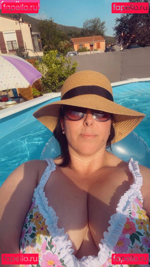 Julie Bianca Nude Onlyfans Photo 9
