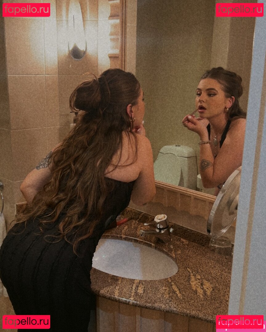 Emi Rhea Nude Onlyfans Photo 17