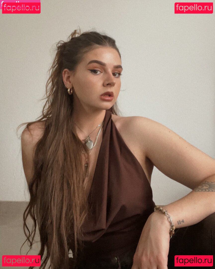 Emi Rhea Nude Onlyfans Photo 16