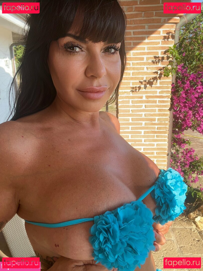 Naima Guidi Onlyfans Photo Gallery 