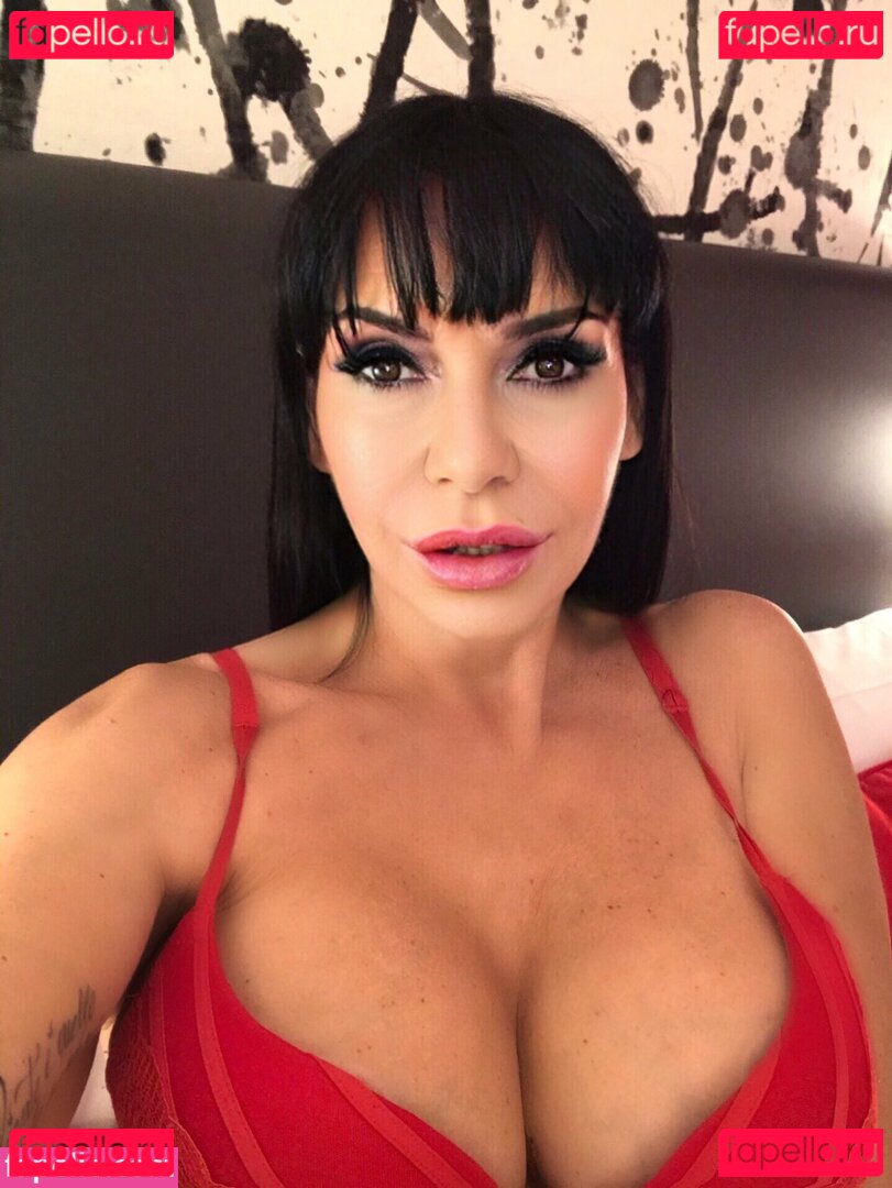 Naima Guidi Onlyfans Photo Gallery 