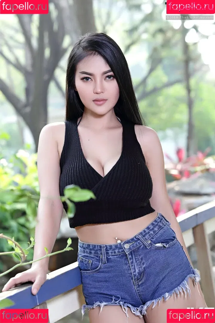 Faii Orapun Onlyfans Photo Gallery 