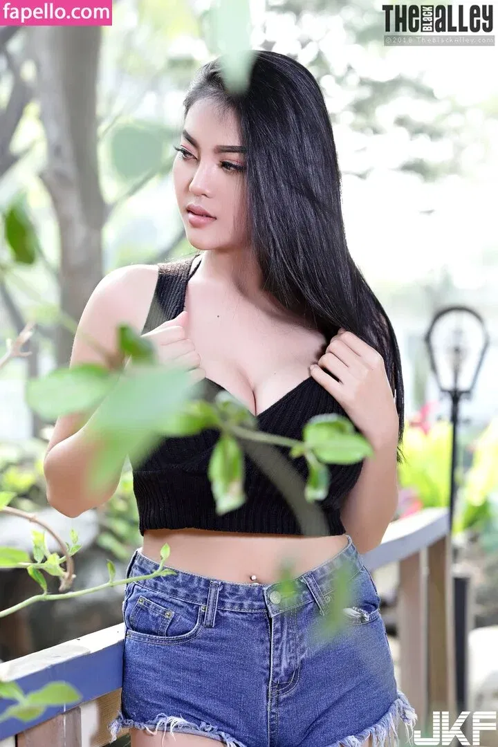 Faii Orapun Onlyfans Photo Gallery 