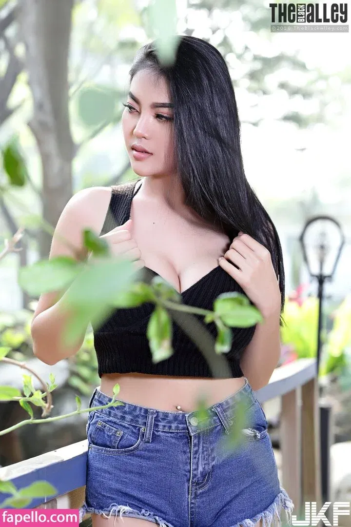 Faii Orapun Onlyfans Photo Gallery 