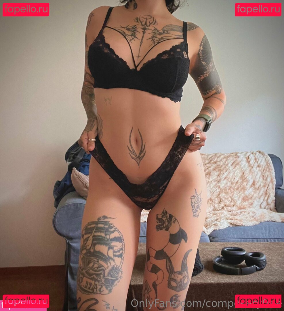 composeryfree Nude Onlyfans Photo 5