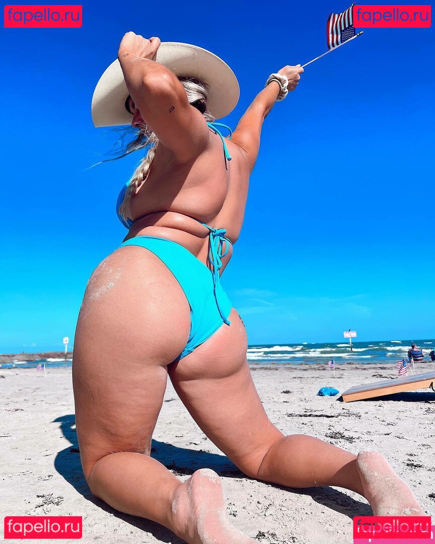 Elena Davies Nude Onlyfans Photo 12