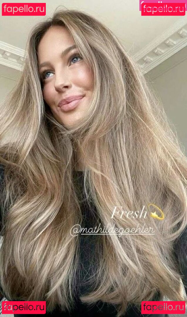 Elena Davies Nude Onlyfans Photo 11