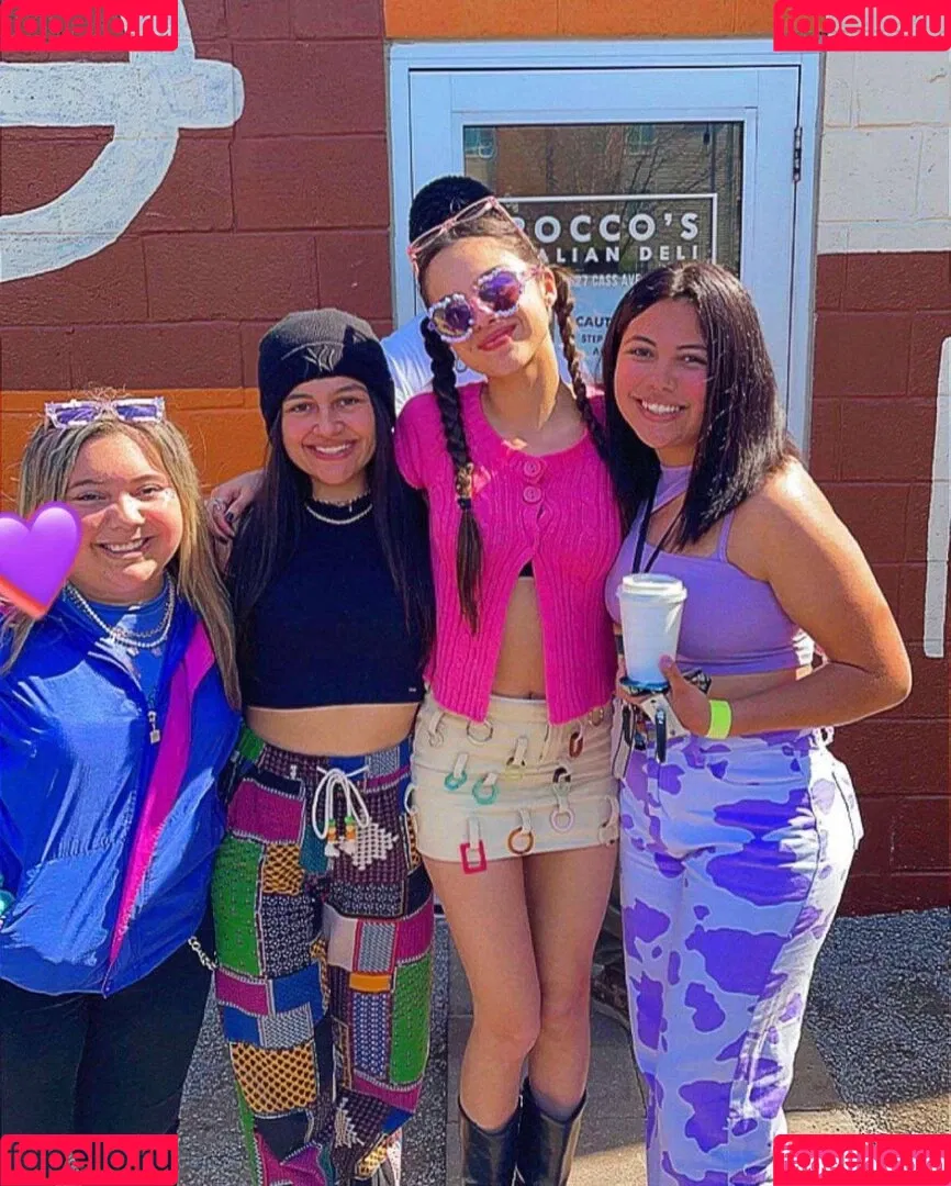 Olivia Rodrigo Onlyfans Photo Gallery 