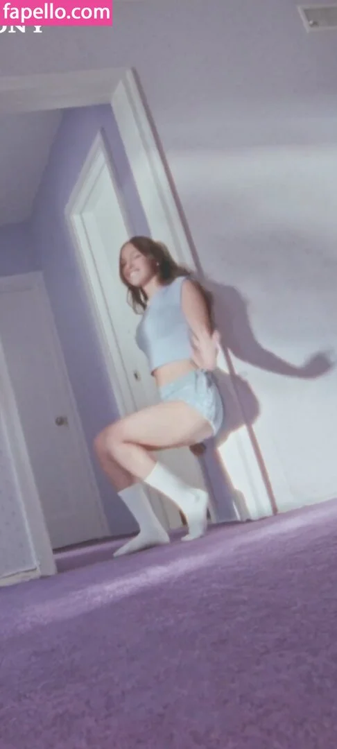 Olivia Rodrigo Onlyfans Photo Gallery 