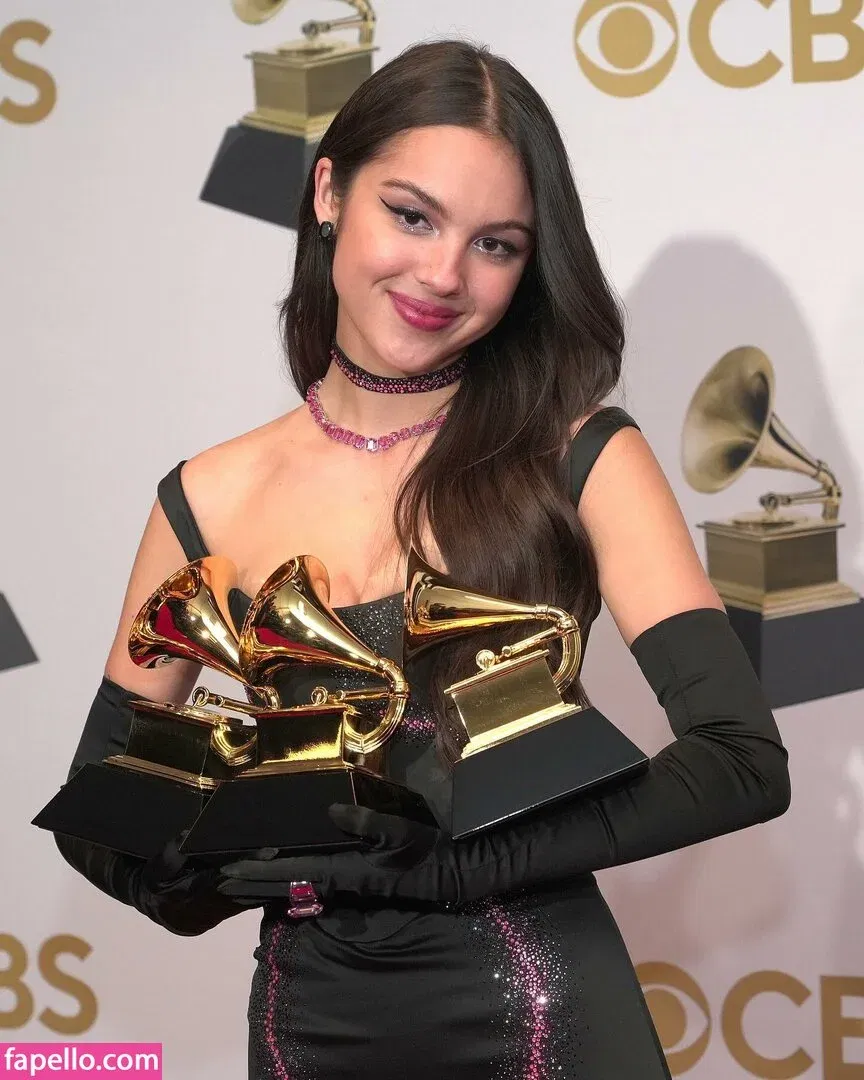 Olivia Rodrigo Onlyfans Photo Gallery 