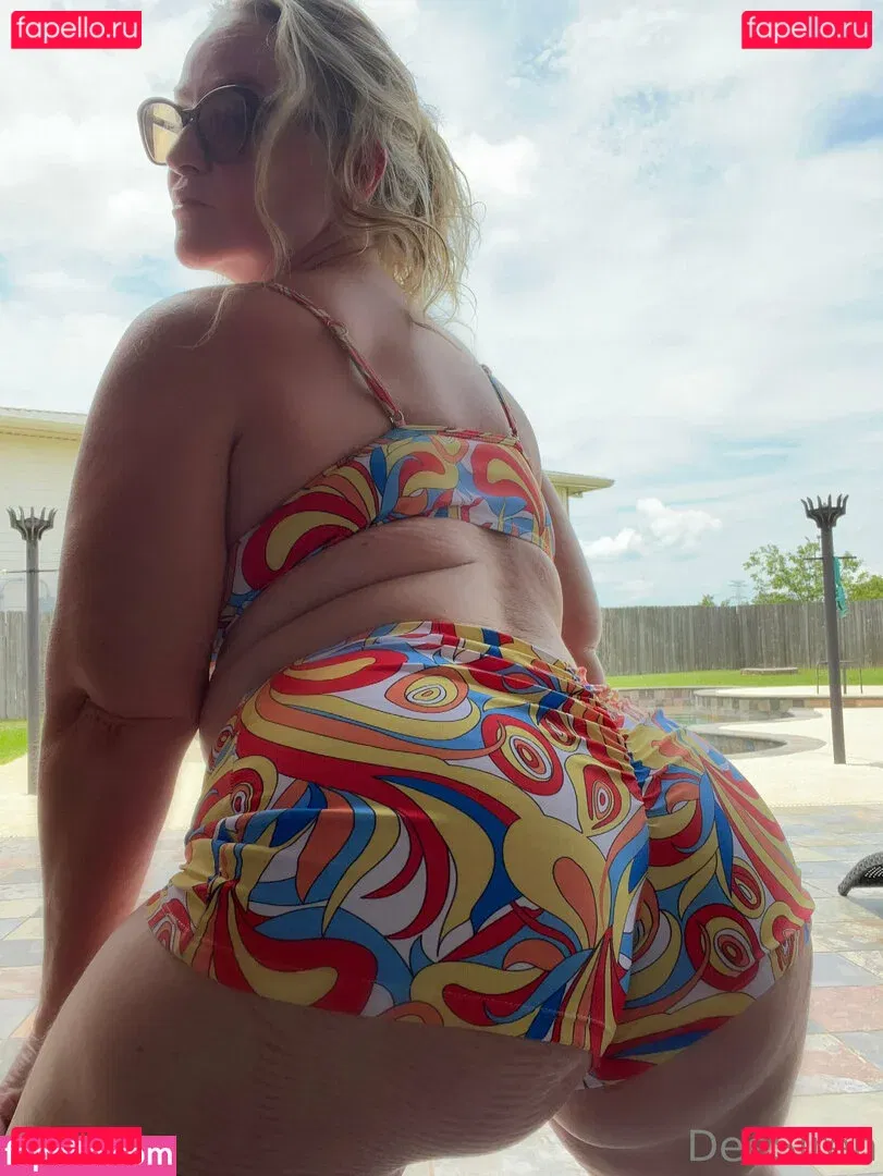 deesiren Onlyfans Photo Gallery 