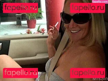 deesiren Onlyfans Photo Gallery 