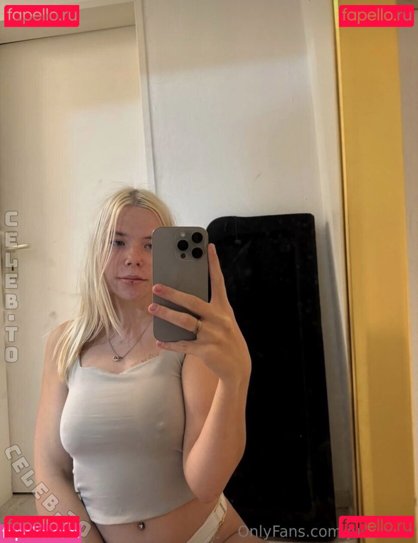 Julia Mira Nude Onlyfans Photo 16