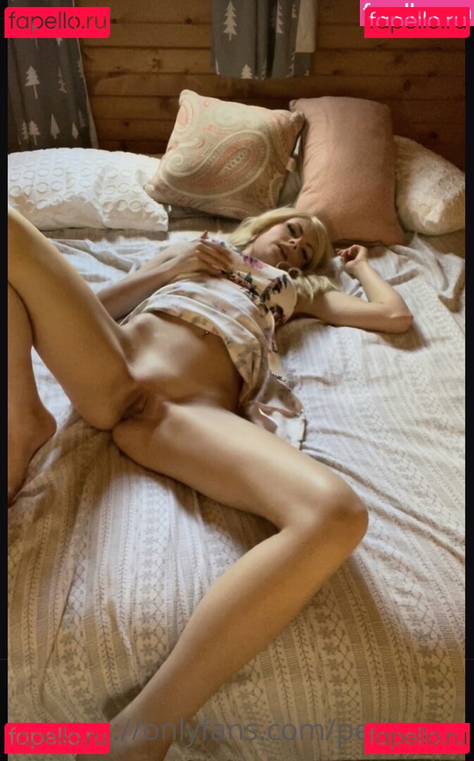 Ava young Nude Onlyfans Photo 11